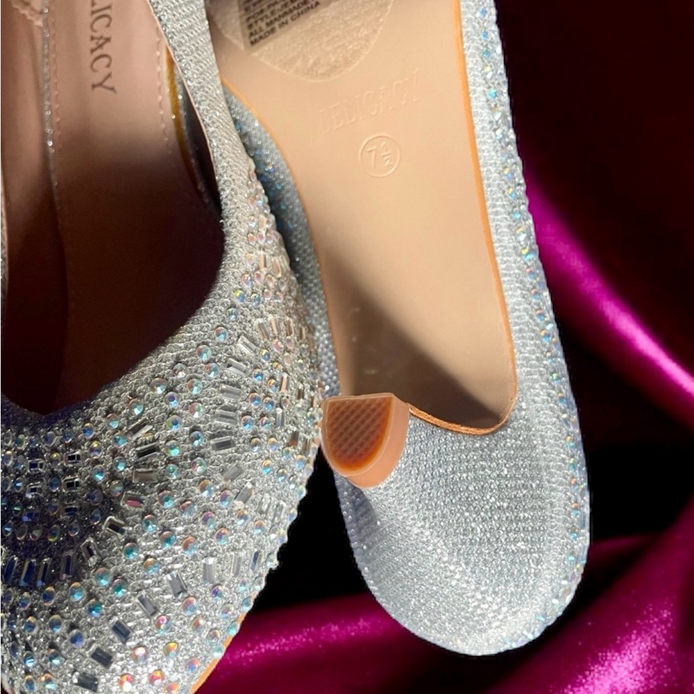 Delicacy Sparkling Silver Heels Size 7.5 - Picture 5 of 7